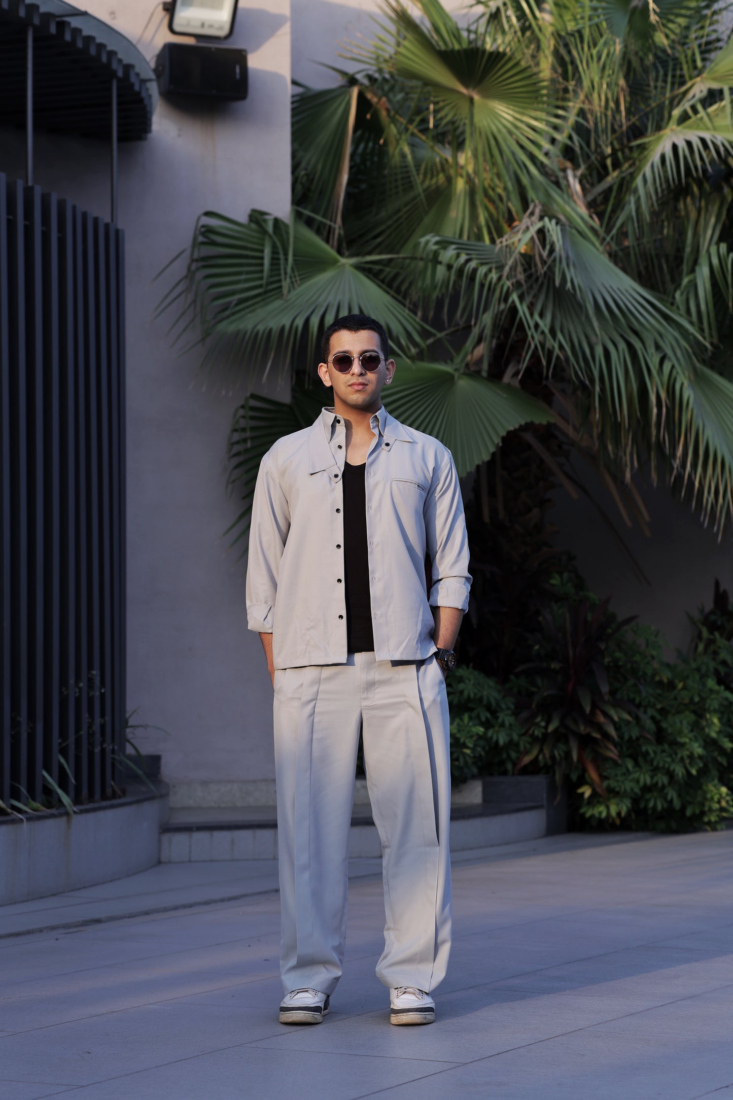 DETACH COLLAR SHIRT IN ASH BLUE