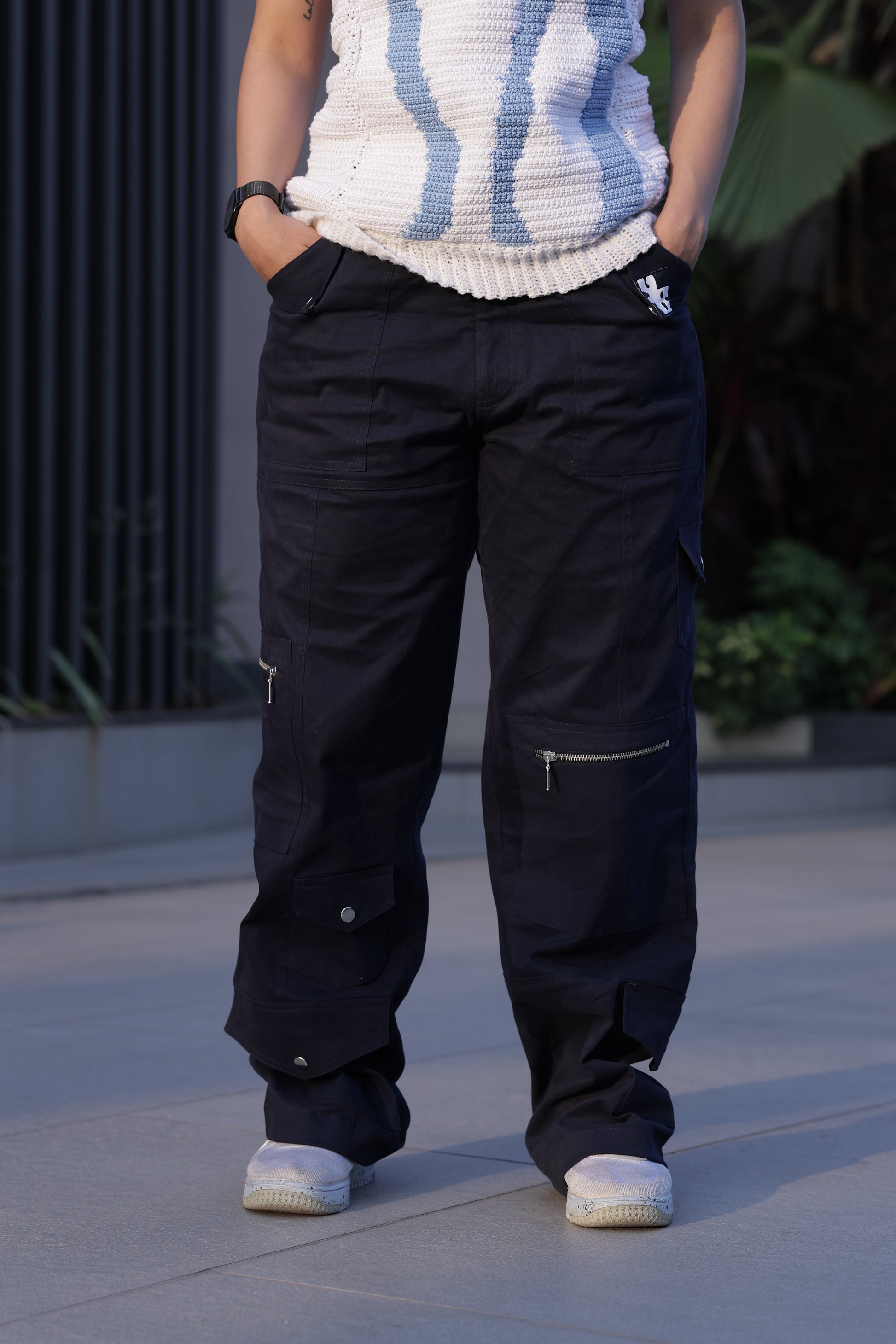 MISPLACED CARGO PANTS IN NAVY BLUE